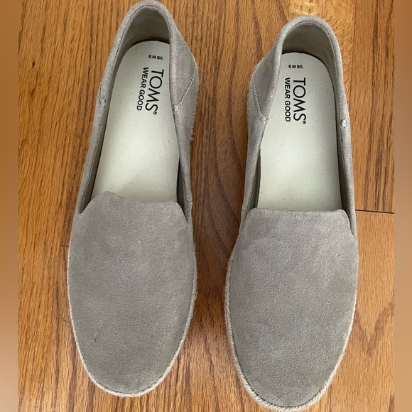 Toms Shoes - TOMS Carolina espadrille in Dune Suede. NWOT Size 9M